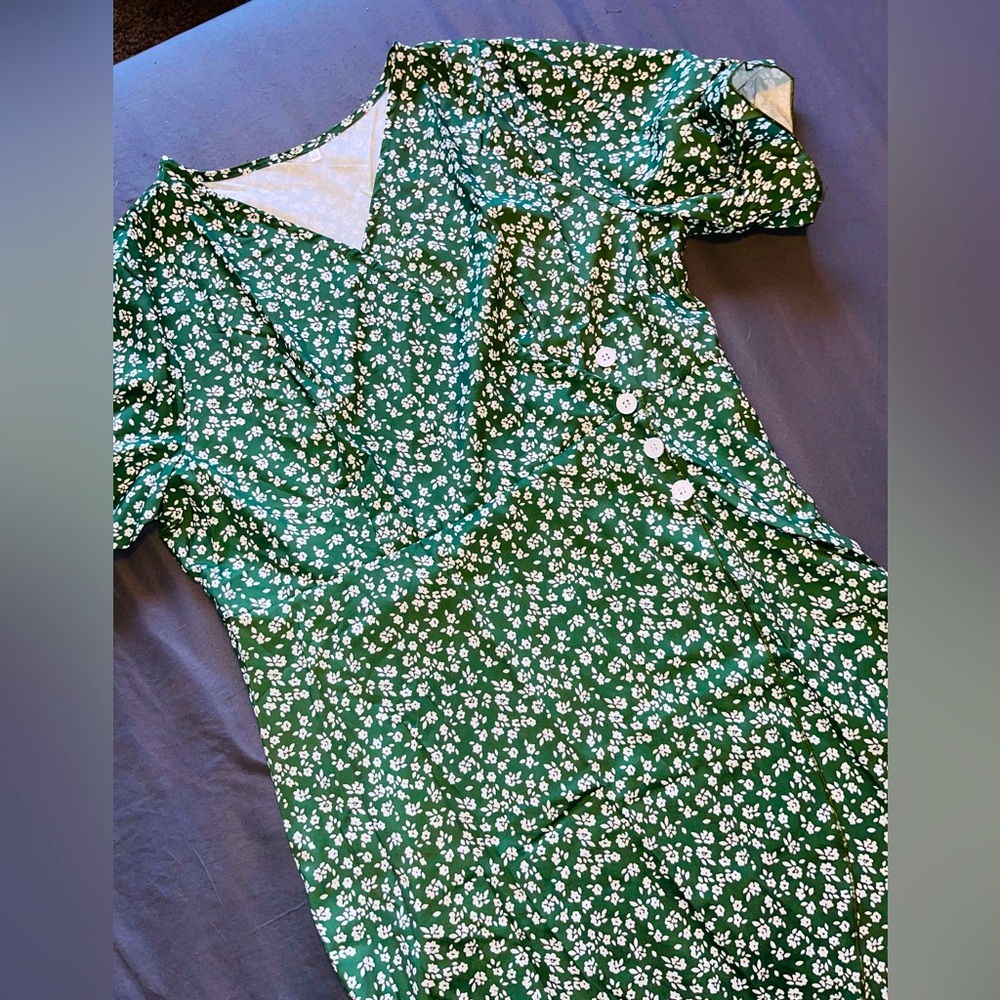 Green floral wrap style dress NWOT